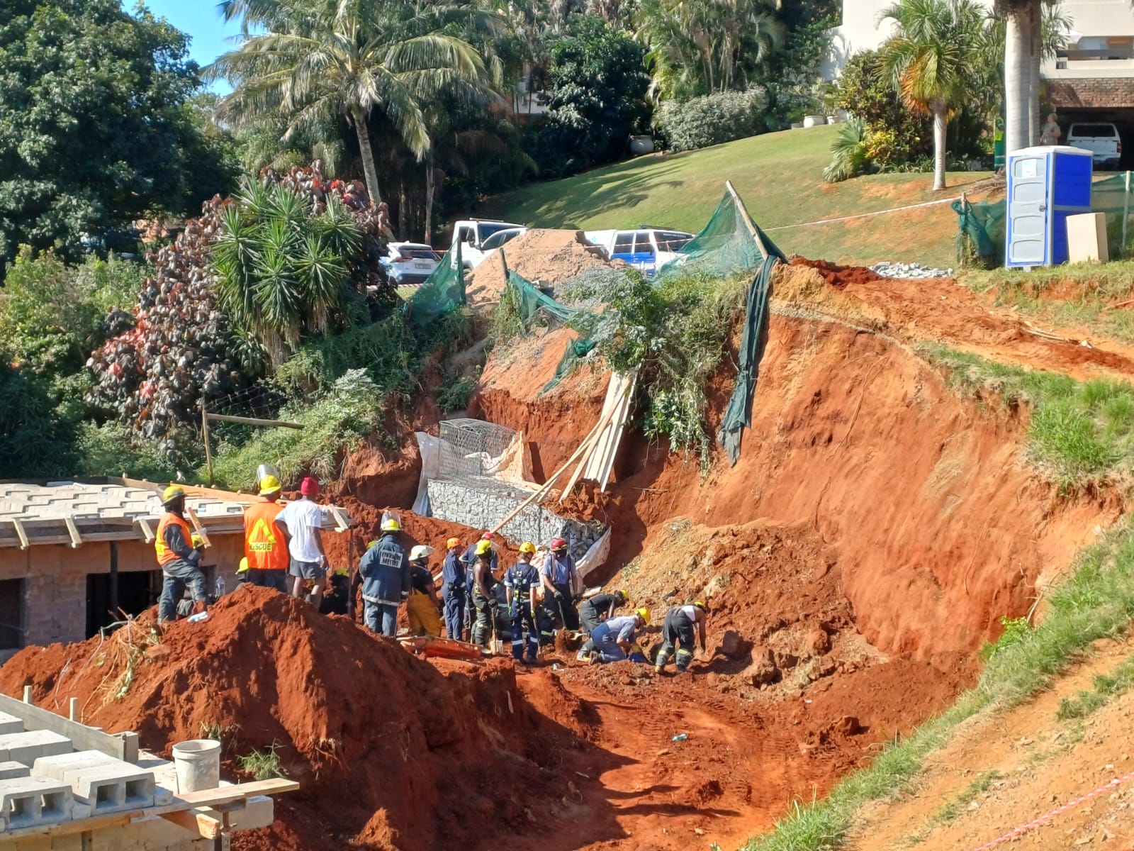 KZN police investigate cause of Ballito wall collapse at a construction site