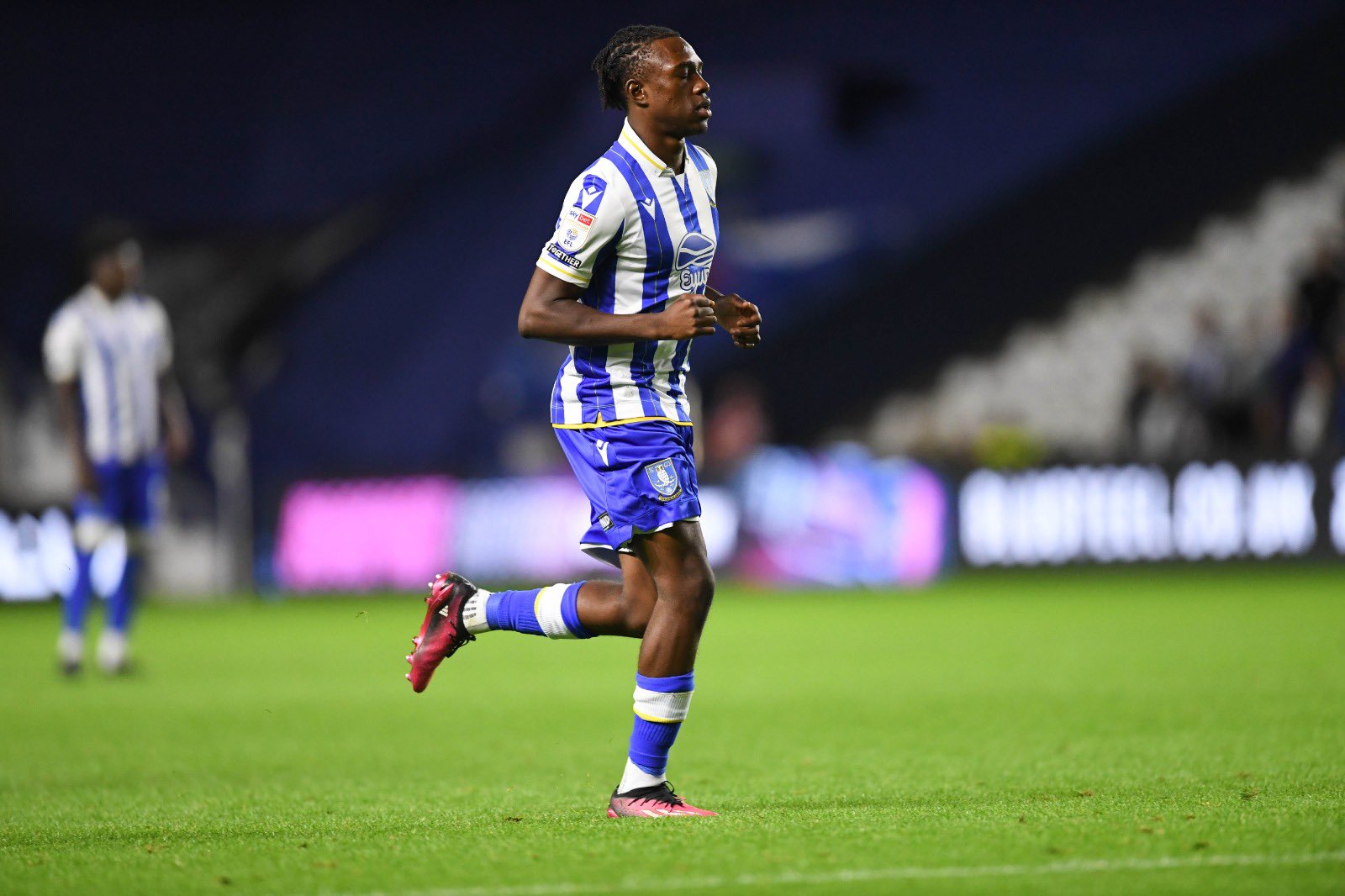 Sheffield Wednesday coach heap praise on Zim youngster as club decides on his future