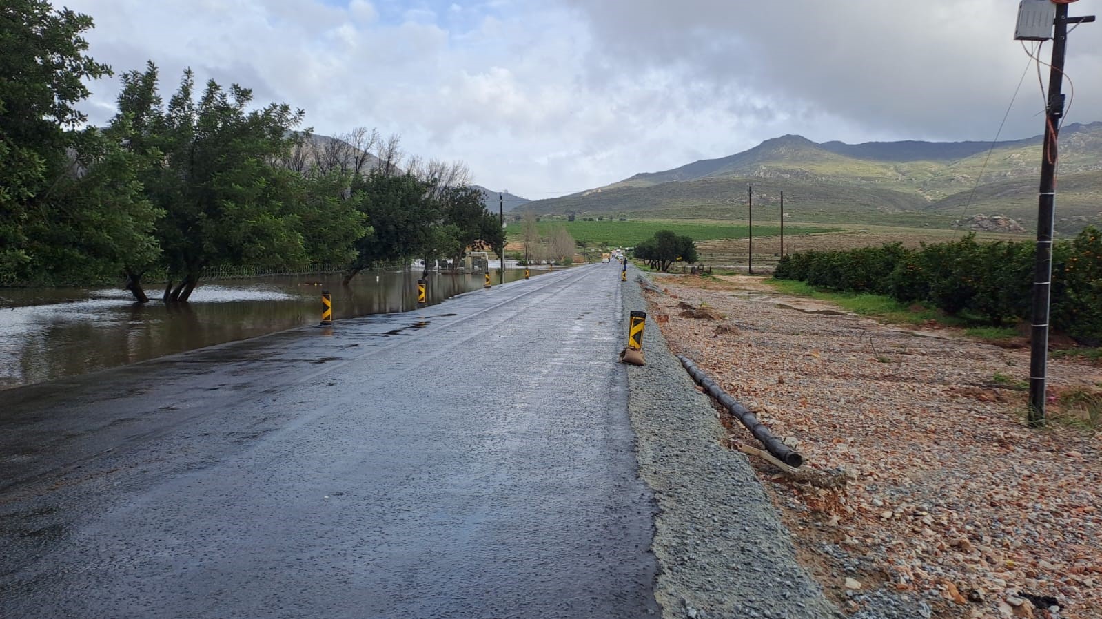 road work linking Citrusdal to N7 highway