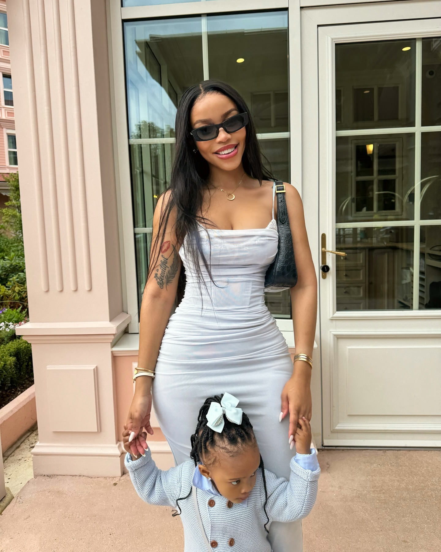 Faith Nketsi & her daughter Sky enjoy a dream vacation in Paris, France