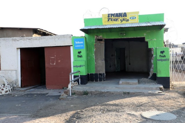 Spaza shops looted and foreign nationals evicted in Soweto