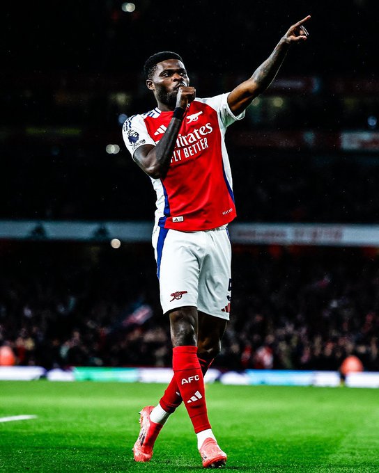 Arsenal end winless streak with victory over Nottingham Forest 3-0