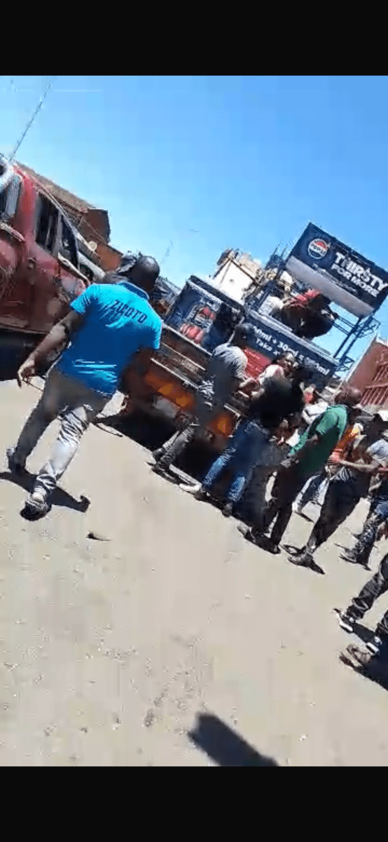 Chaos In Harare Police Caught On Camera – Eduzim News