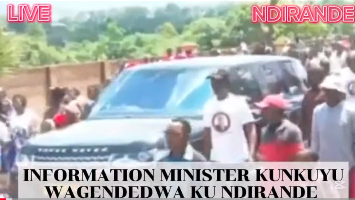 Malawi’s Information Minister Violently Chased Down By Vendors | Video