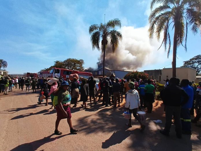 Fire Destroys Chipinge Commercial Building, Goods Worth Thousands Lost – Eduzim News