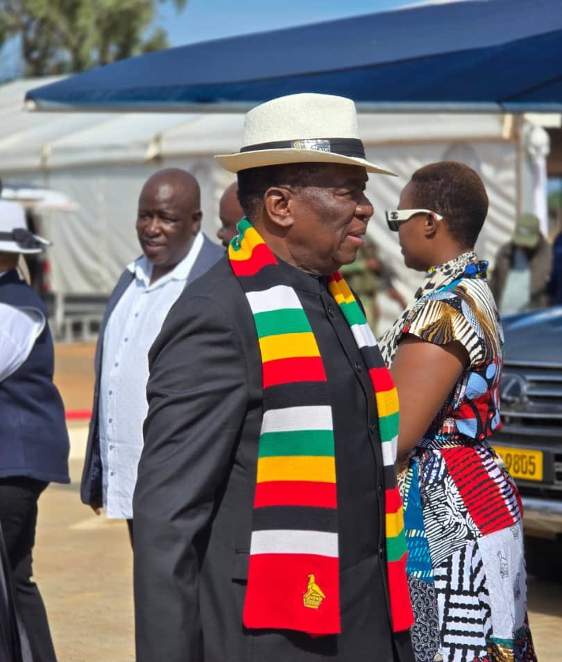 Mnangagwa Recruits Online Footsoldiers To Monitor Internet Activities – Eduzim News