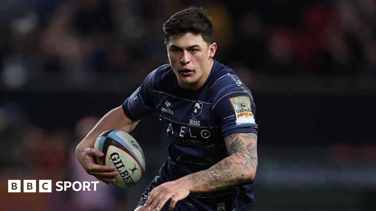 Louis Rees-Zammit signs long-term deal with Bristol Bears