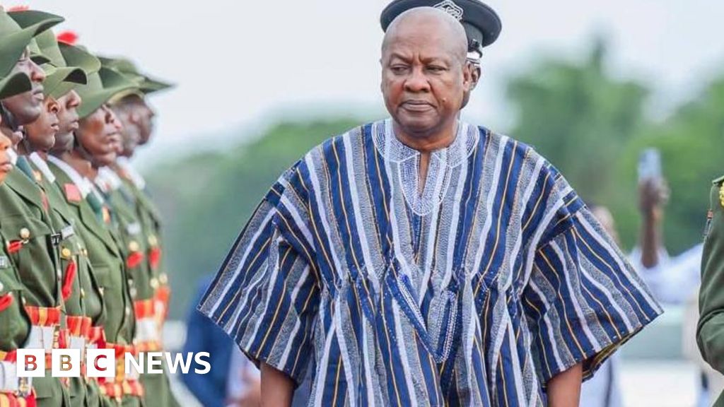 Ghana declares Wednesday ‘Fugu Day’ to promote traditional outfit after online mockery