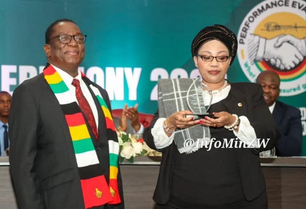 Outrage As Mnangagwa Rewards ZEC Boss Priscilla Chigumba With “Dubious” Service Delivery Award – Eduzim News