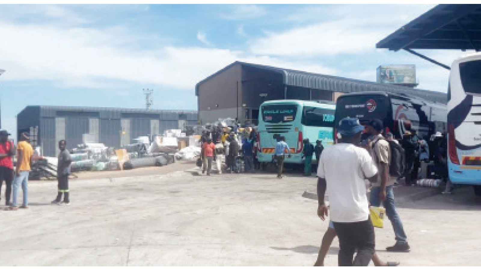Thousands Stranded at Beitbridge Border Post – Eduzim News